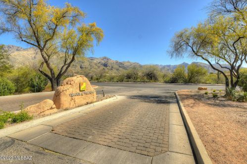 5751 Kolb Rd, Tucson AZ  39204-0871 exterior