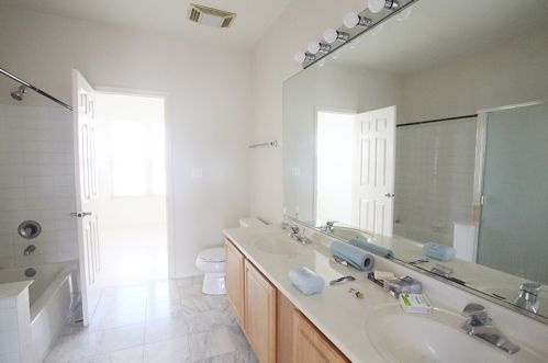 729 Blackhawk St, Chicago IL  60610-1170 exterior