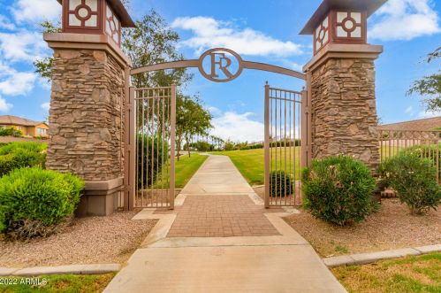 654 Bartlett Way, Chandler AZ  85248-5088 exterior