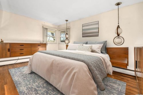 28 Gaymor Ln, Commack NY 11725-1306 exterior