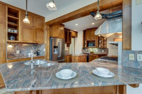 1289 Beech Vly Rd, Atlanta GA 30306-3123 exterior