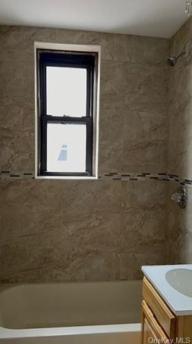 730 232nd St, Bronx NY  10466-4114 exterior