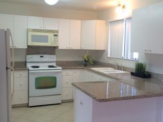 1056 2nd Ave, Honolulu HI  96816-1462 exterior