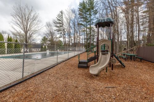 49 Bluffs Dr, Concord NH  03303-1579 exterior