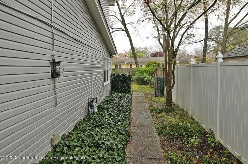 202 Conifer Dr, Lacey NJ 08731-3003 exterior