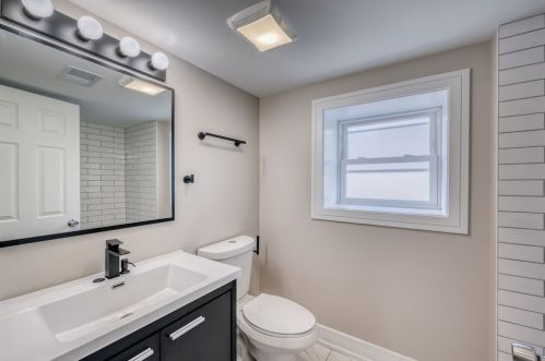 5527 Haddon Ave, Chicago IL  60651-2702 exterior