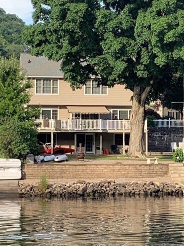 469 Roosevelt Dr, Seymour CT 06478-2701 exterior