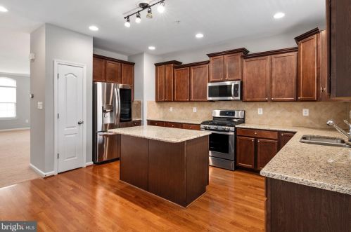 7403 Macon Dr, Glen Burnie MD 21060-8387 exterior