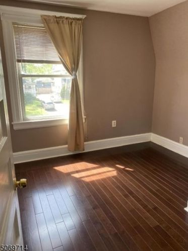 315 Walnut St, Roselle Park NJ  07204-2011 exterior