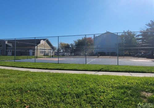 516 Edpas Rd, New Brunswick NJ 08901-3808 exterior