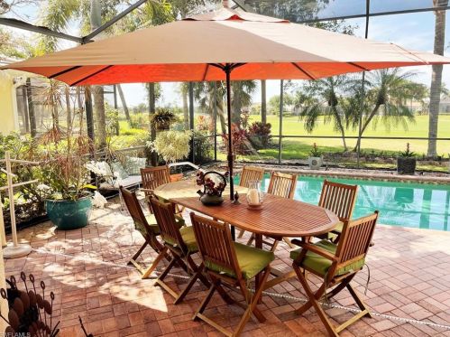 4931 Cerromar Dr, Naples FL 34112-7920 exterior