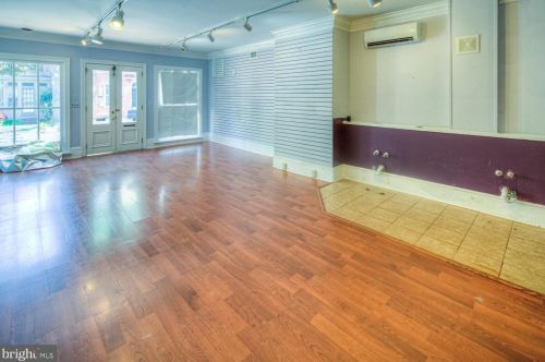 412 Delaware St, New Castle DE 19720-5045 exterior