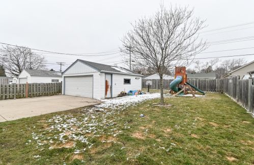 4017 54 St, Milwaukee WI 53220-2613 exterior