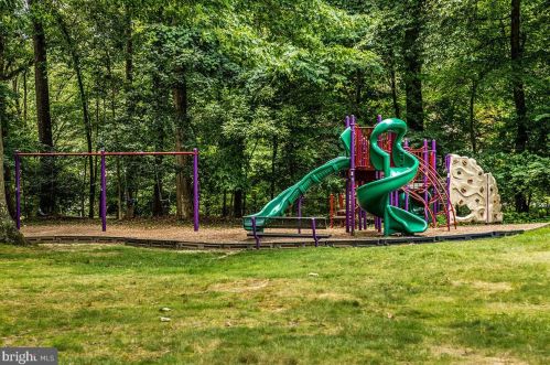 862 New Mark Esplanade, Rockville MD 20850-2736 exterior