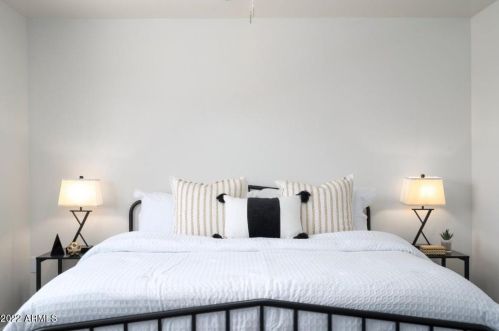 2331 Belmont Ave, Phoenix AZ 85051-6618 exterior