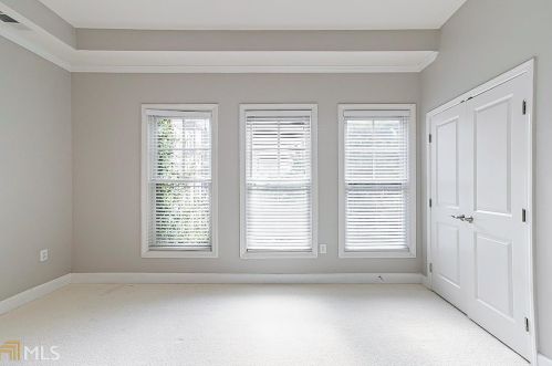 706 Cosmopolitan Dr, Atlanta GA 30324-3615 exterior