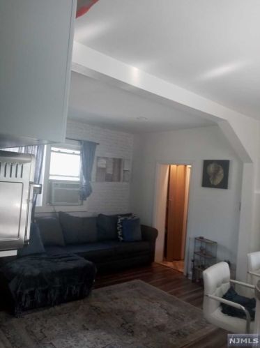 423 Sherman Pl, Fairview NJ 07022-1818 exterior