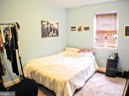 223 Girard Ave, Philadelphia PA 19130-1420 exterior