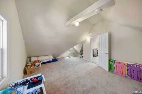 571 Kipp St, Teaneck NJ 07666-1648 exterior