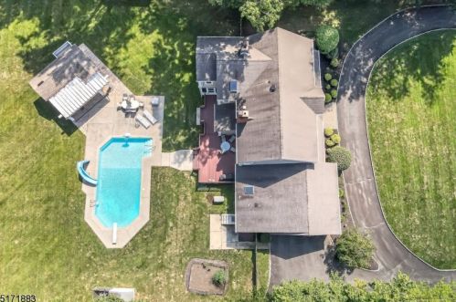 10 Marion Ln, Scotch Plains NJ 07076-2925 exterior