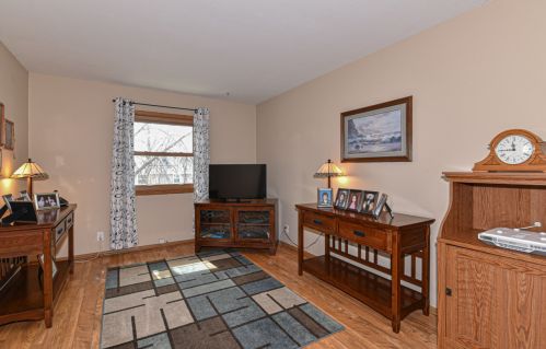 4460 15 St, Milwaukee WI 53221-2320 exterior