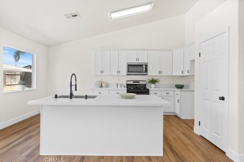 8802 Domingo St, Bakersfield CA 93313-5803 exterior