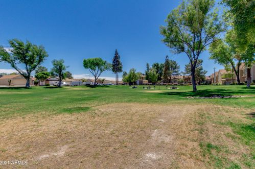 18804 33rd Dr, Phoenix AZ 85027-4887 exterior