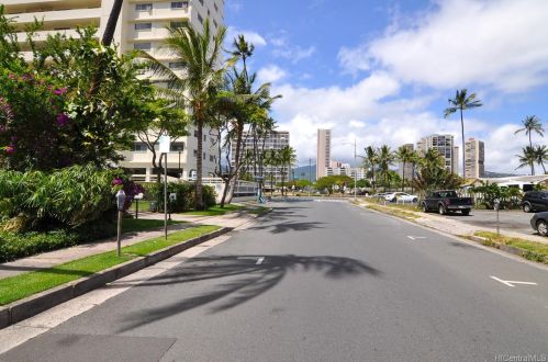 442 Kalaimoku St, Honolulu HI  96815-2258 exterior