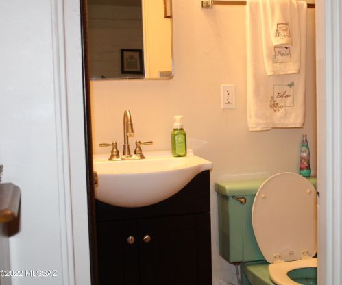 8011 Julia St, Tucson AZ 85710-4821 exterior