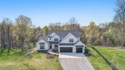 6793 Burton St, Grand Rapids, MI 49546-6809