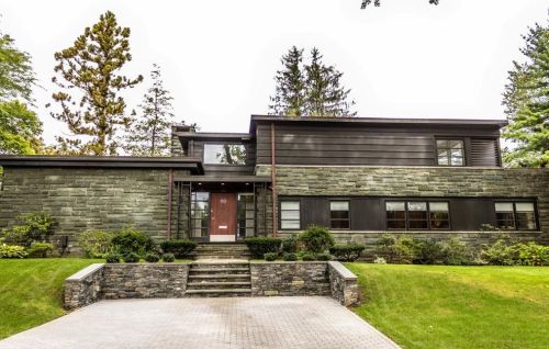 80 Clarendon Ave, Providence, RI 02906-5826