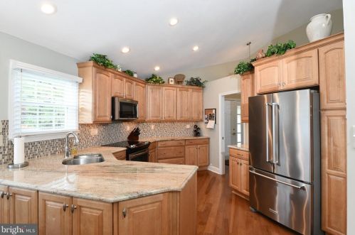 708 Tryens Rd, Chester PA 19014-1559 exterior