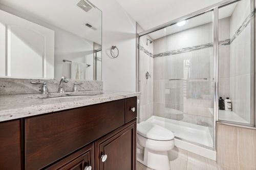 670 Bryan St, Elmhurst IL 60126-4342 exterior