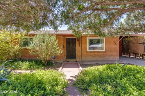 4748 9th St, Tucson, AZ 85711-3004