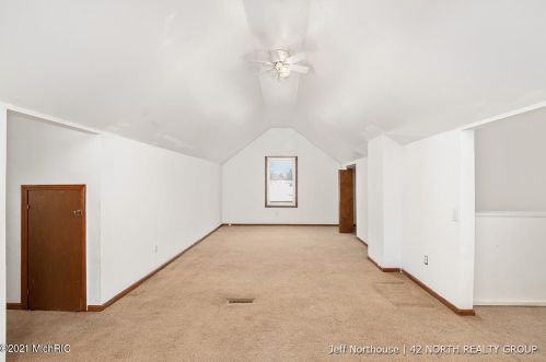 1342 Whiting St, Wyoming MI exterior