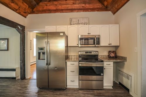 16 Livermore St, Wilton NH 03086-5502 exterior