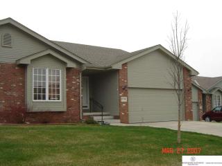 11719 Lakeview Dr, Omaha NE  68133-4714 exterior