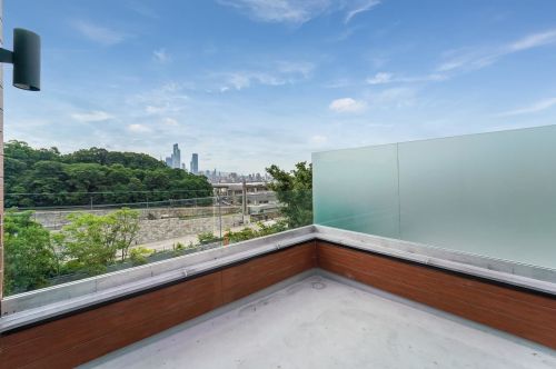 365 Park Ave, Union City NJ 07086-6757 exterior