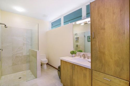 132 St, Naples FL 34108-2921 exterior