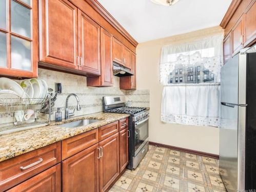 2224 Valentine Ave, Bronx NY 10458-7139 exterior