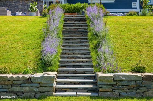 2 Kemble St, Lenox MA 01240-2816 exterior