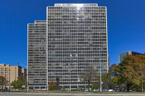 330 Diversey Pkwy, Chicago, IL 60657-6262