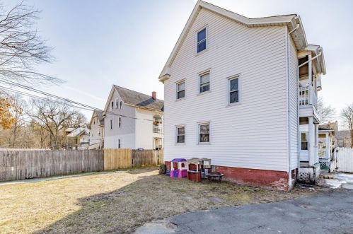 19 Parkwood St, Springfield MA 01108-2609 exterior