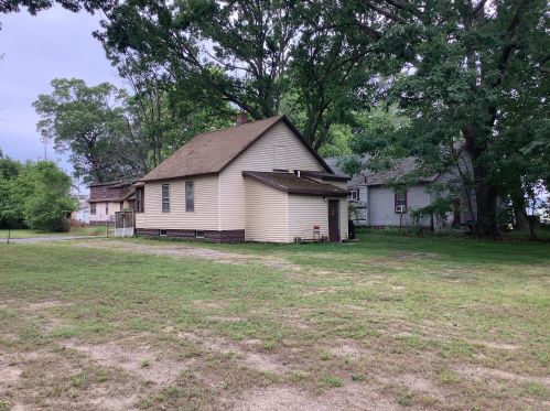 2417 7 St, Meskegon MI 49440-1060 exterior