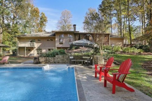 8180 Innsbruck Dr, Atlanta GA 30350-4312 exterior