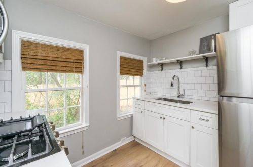 1831 Lyle Ave, Atlanta GA  30337-1204 exterior