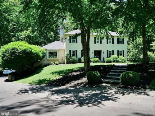 12 Michele Dr, Media, PA 19063-1029