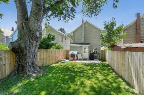 68 Woodside Ave, Fredon NJ 07860-2418 exterior