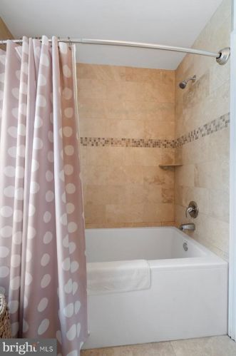 756 24 St, Philadelphia PA 19130-1953 exterior