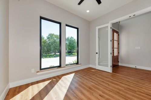 302 Edgewood Dr, Montgomery TX exterior